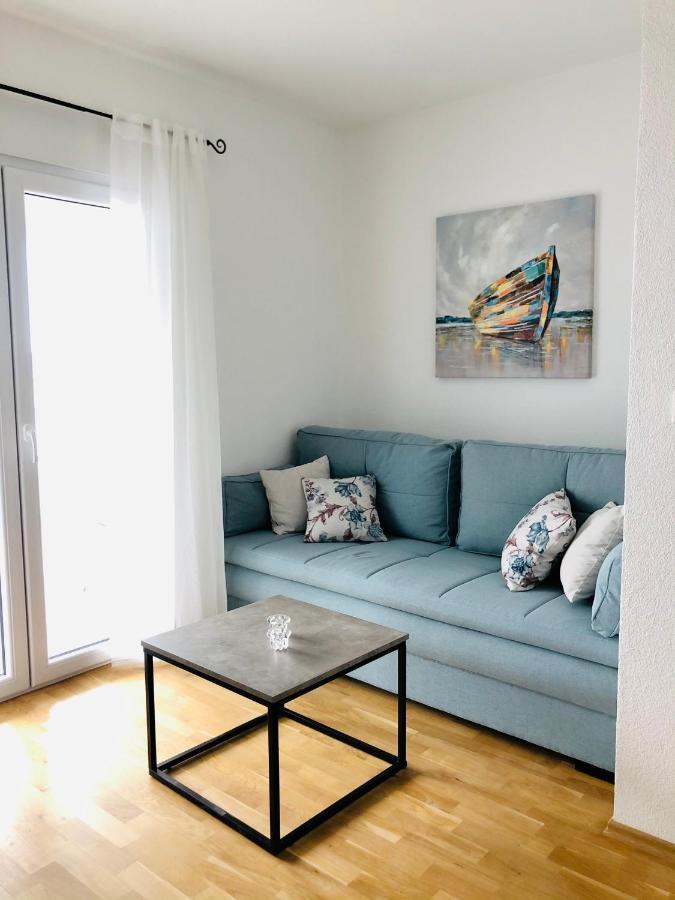 Villa Dani Sea & Pool Apartments โตรกีร์ ภายนอก รูปภาพ