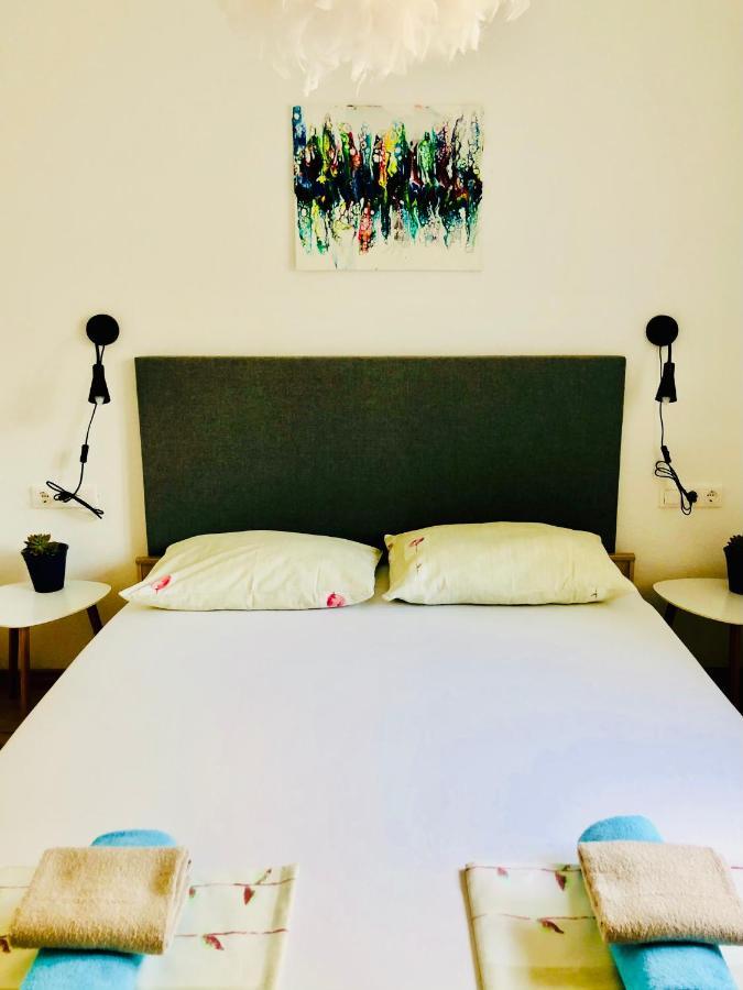 Villa Dani Sea & Pool Apartments โตรกีร์ ภายนอก รูปภาพ
