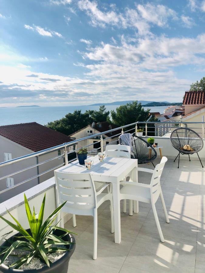 Villa Dani Sea & Pool Apartments โตรกีร์ ภายนอก รูปภาพ